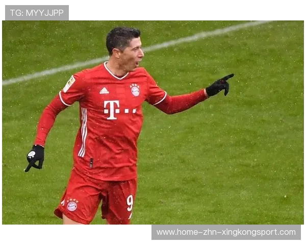 莱万神级停球摆脱后劲射，拜仁攻势如电