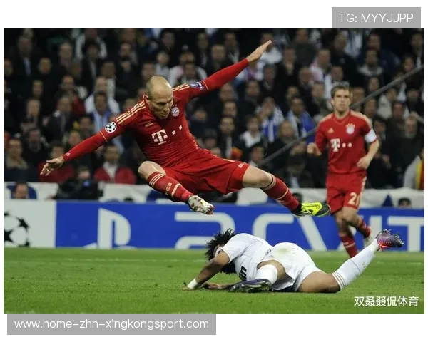 拜仁通过中路连续渗透令人窒息：足球战术的完美展现