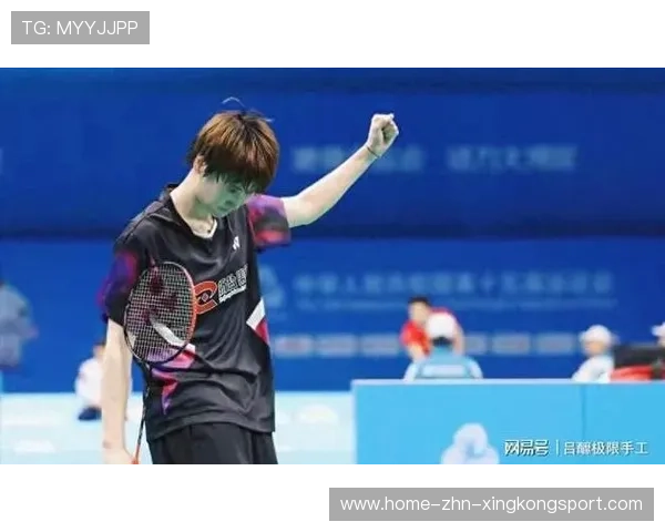 羽毛球女双连续突击击穿对手防线,打造极致竞技风暴